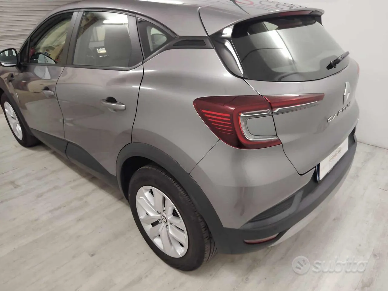 Renault Captur 2023 photo 2