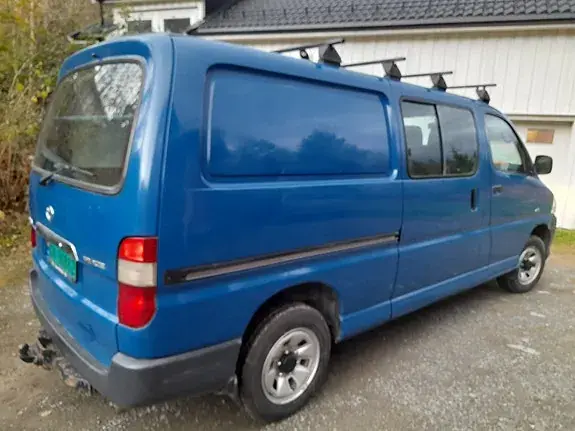 Toyota Hiace 2009 photo 4