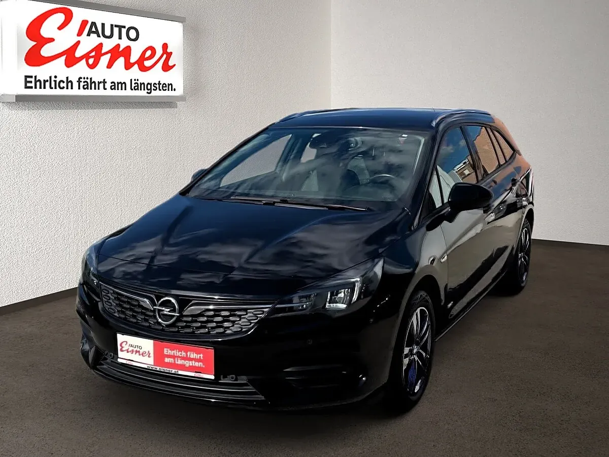 Opel Astra 2022 photo 2