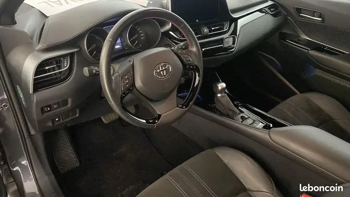 Toyota C-Hr 2022 photo 2