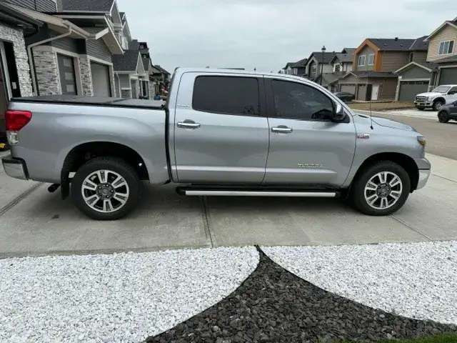 Toyota Tundra 2012 photo 2