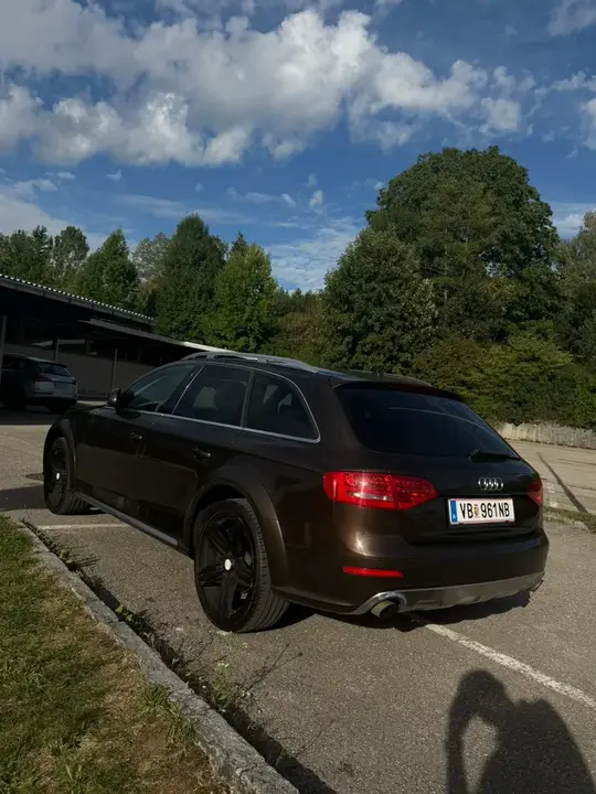 Audi A4 Allroad 2010 photo 2