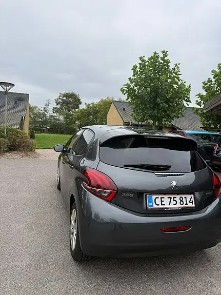 Peugeot 208 2016 photo 2
