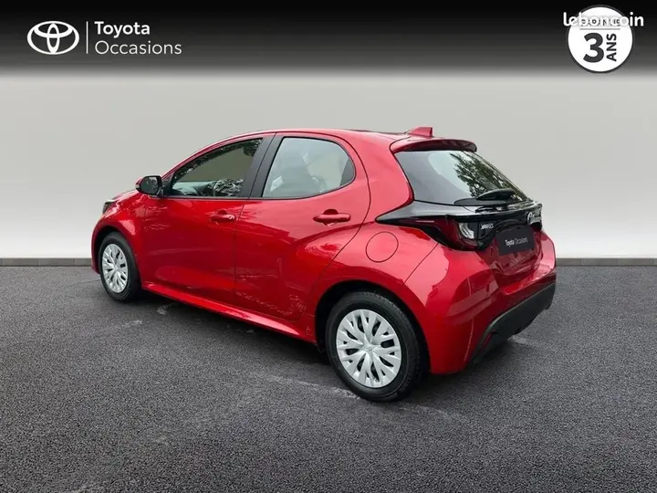 Toyota Yaris 2022 photo 2