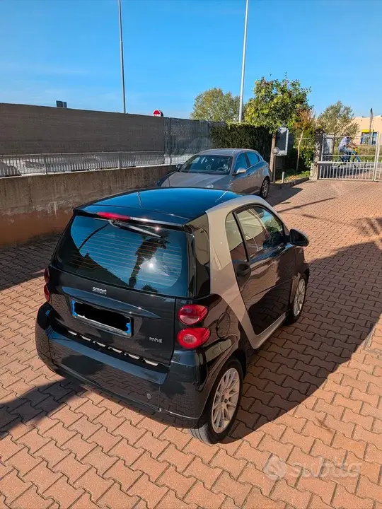 Smart Fortwo 2011 photo 3