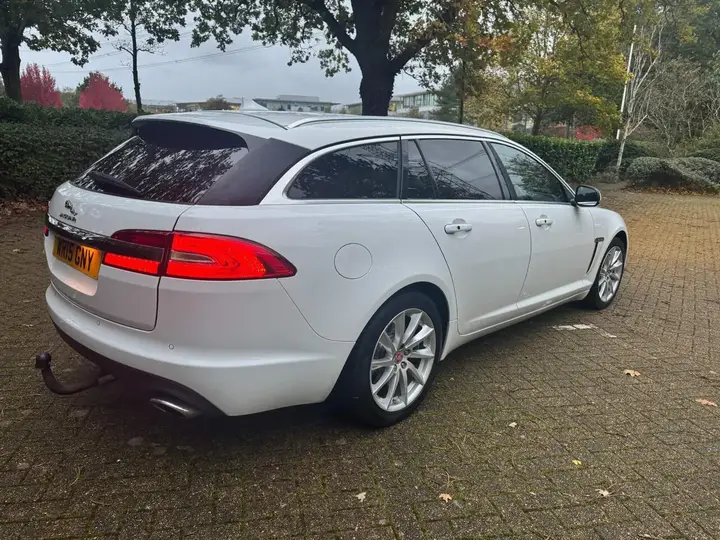 Jaguar Xf 2015 photo 5