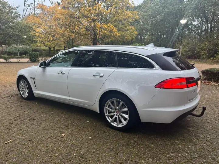 Jaguar Xf 2015 photo 4
