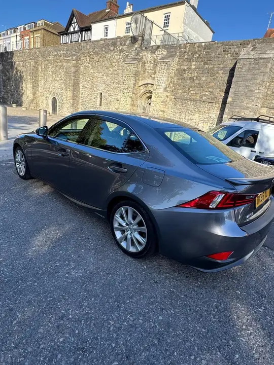 Lexus Is 2015 photo 3