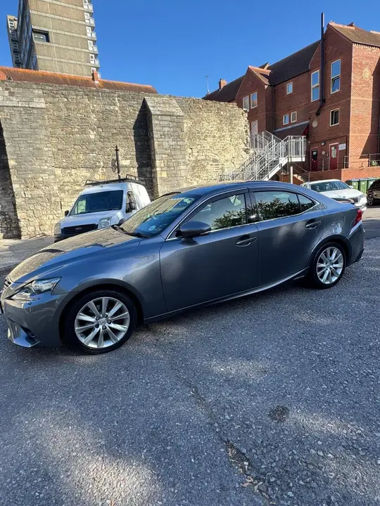 Lexus Is 2015 photo 2