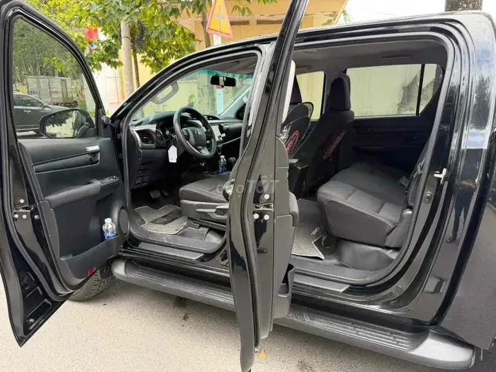 Toyota Hilux 2025 photo 5