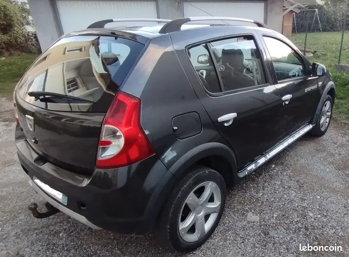 Dacia Sandero 2012 photo 2