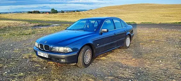 BMW 523I