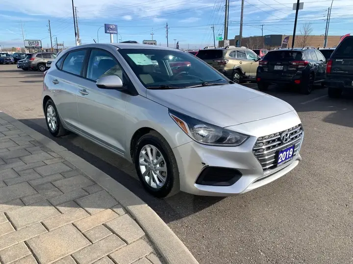 Hyundai Accent 2019 photo 3