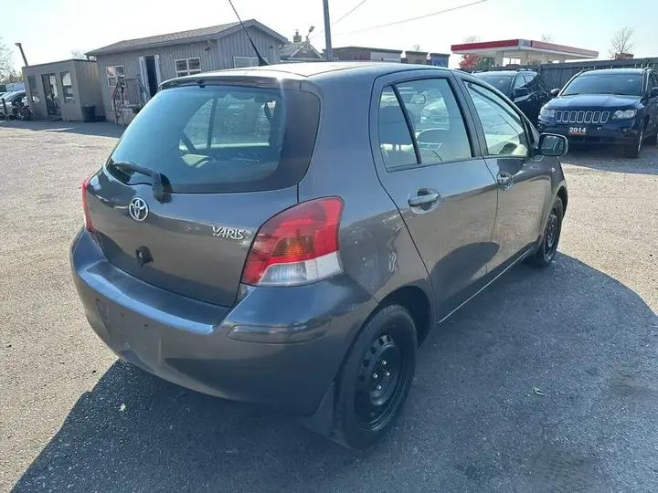 Toyota Yaris 2010 photo 5