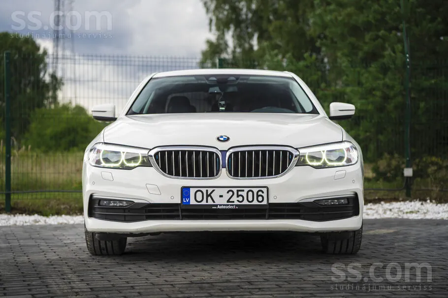 BMW 530E 2018 photo 2