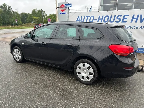 Opel Astra 2011 photo 3