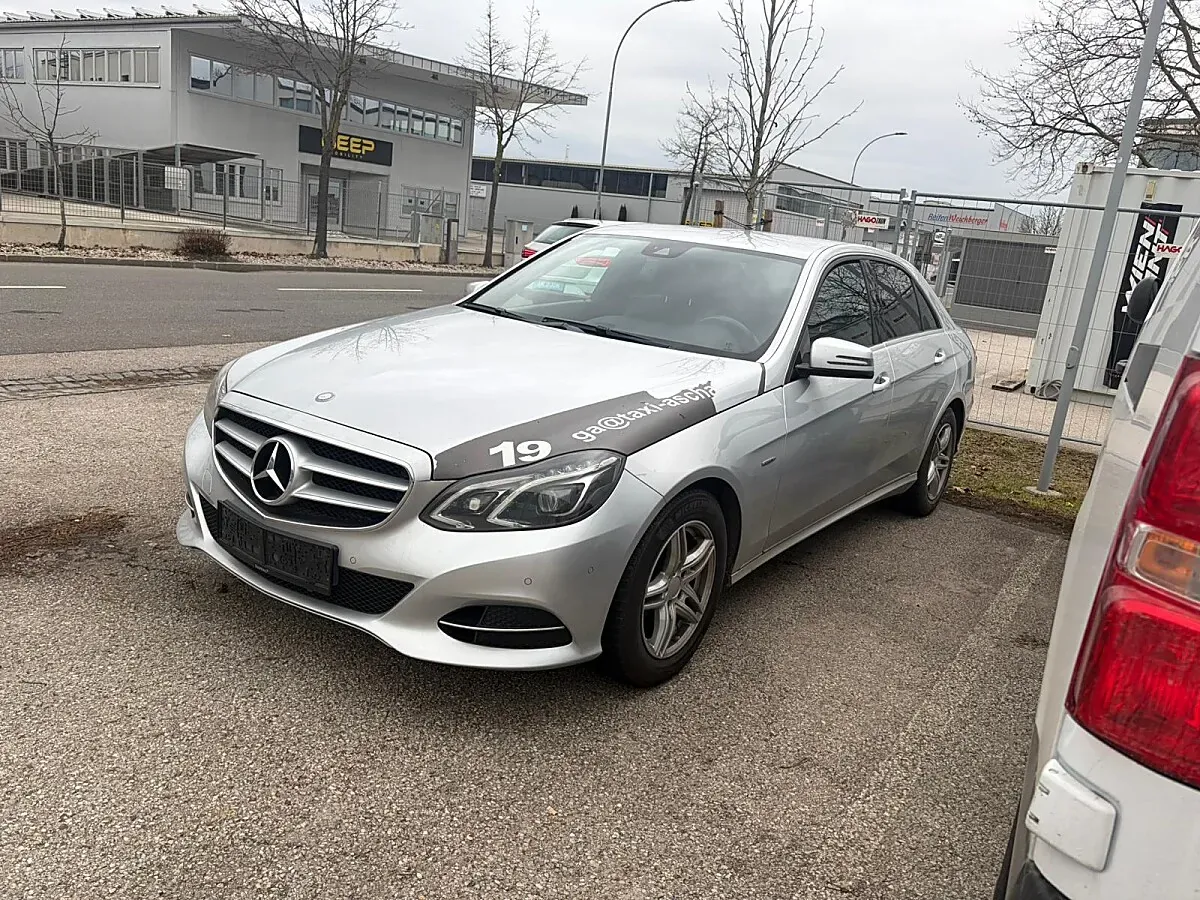 Mercedes-Benz E-Class 2016 photo 2