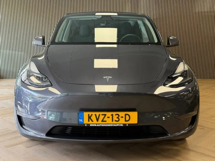 Tesla Model Y 2022 photo 2