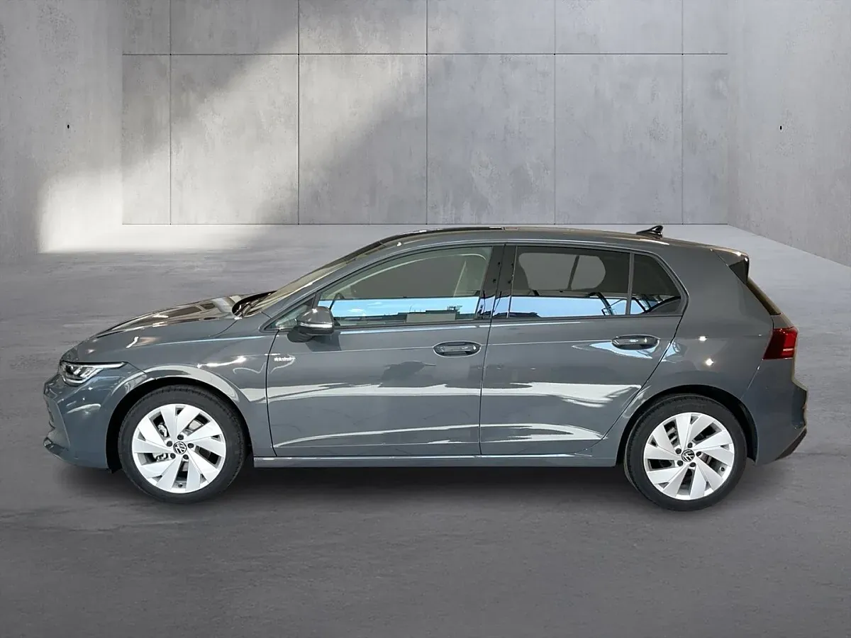 Volkswagen Golf 2026 photo 2
