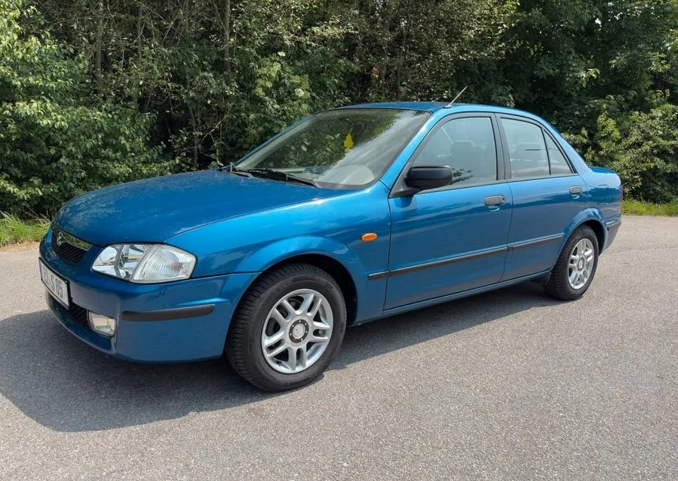 Mazda 323