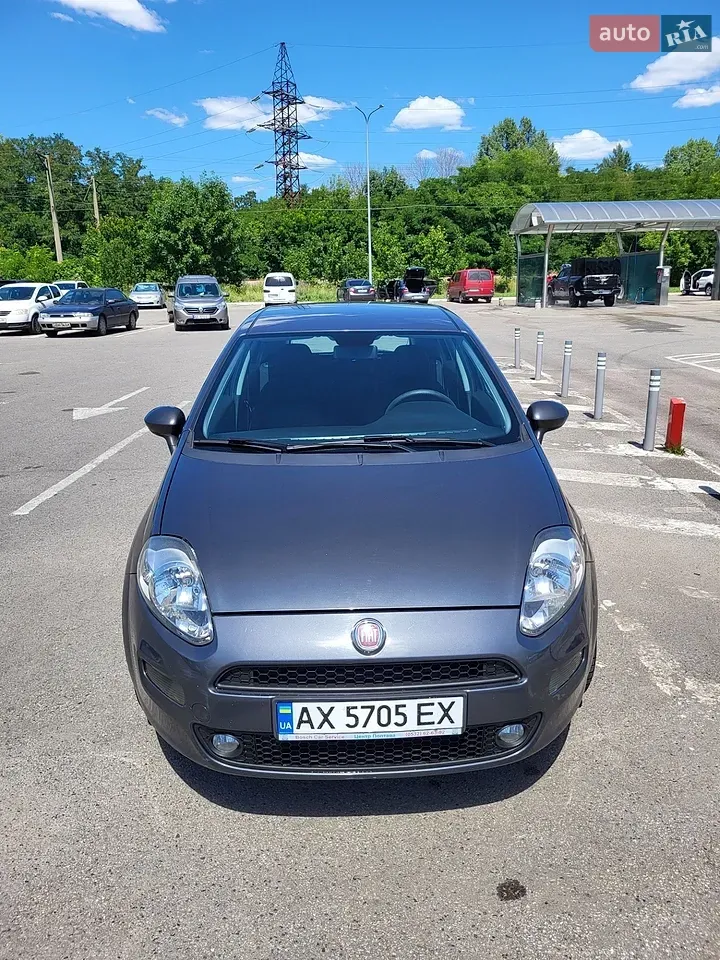 Fiat Grande Punto 2012 photo 5