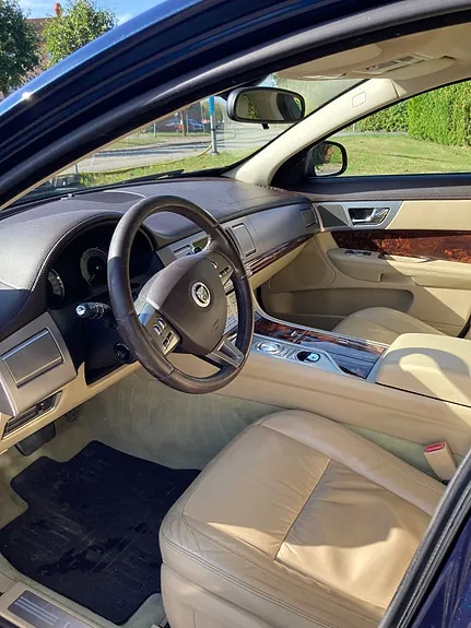 Jaguar Xf 2010 photo 5