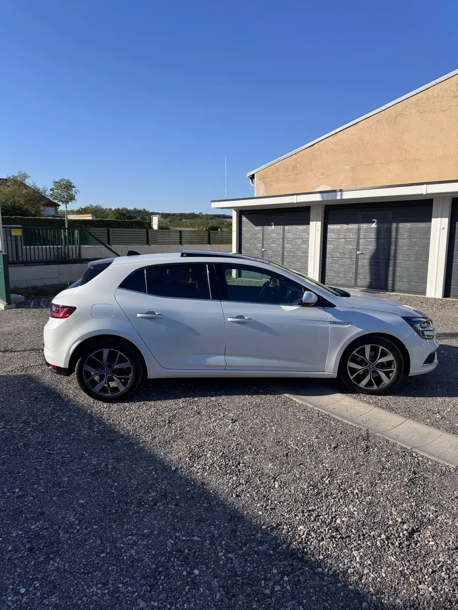 Renault Megane 2017 photo 2