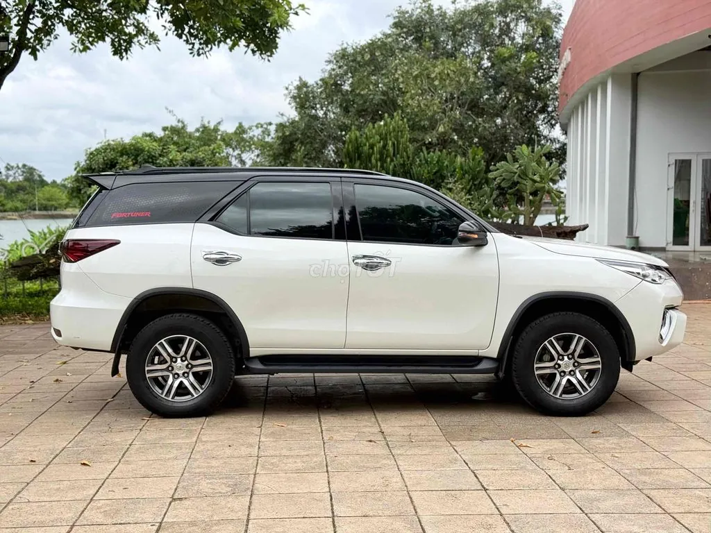 Toyota Fortuner 2018 photo 5