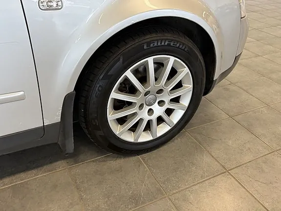 Audi A4 2003 photo 3