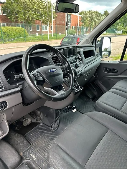 Ford Transit 2023 photo 4
