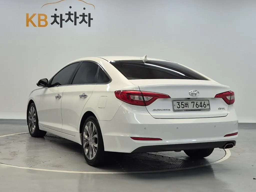 Hyundai Sonata 2015 photo 2