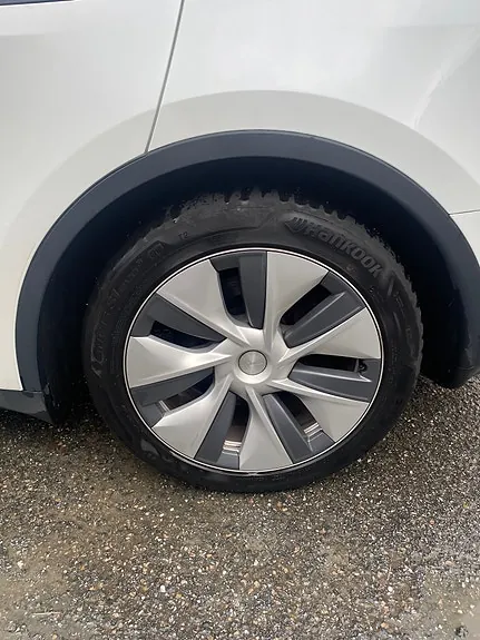Tesla Model Y 2023 photo 5