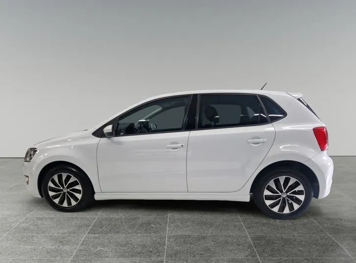 Volkswagen Polo 2017 photo 2