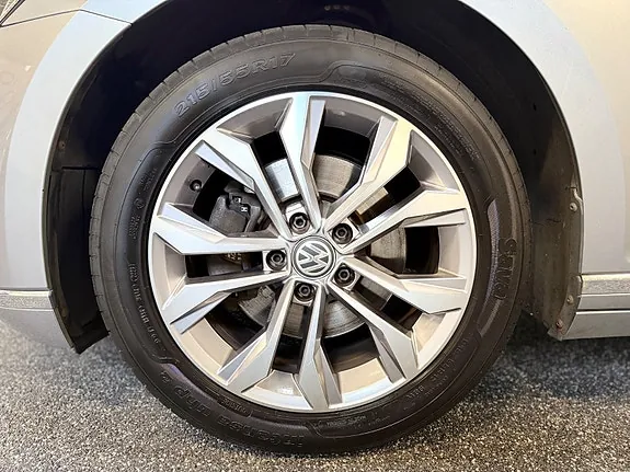 Volkswagen Passat 2018 photo 4