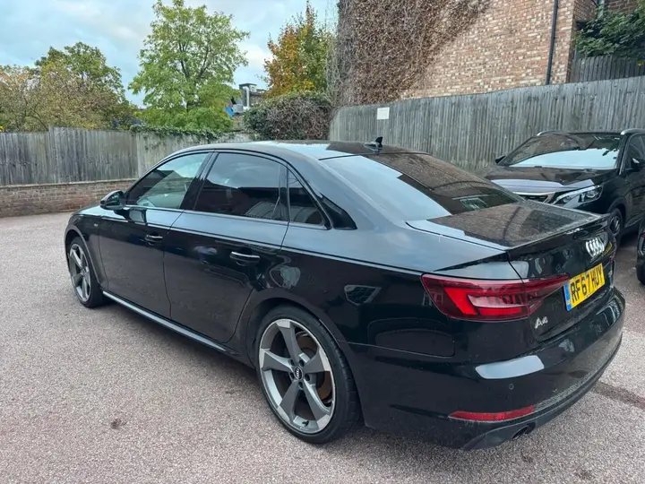 Audi A4 2018 photo 4
