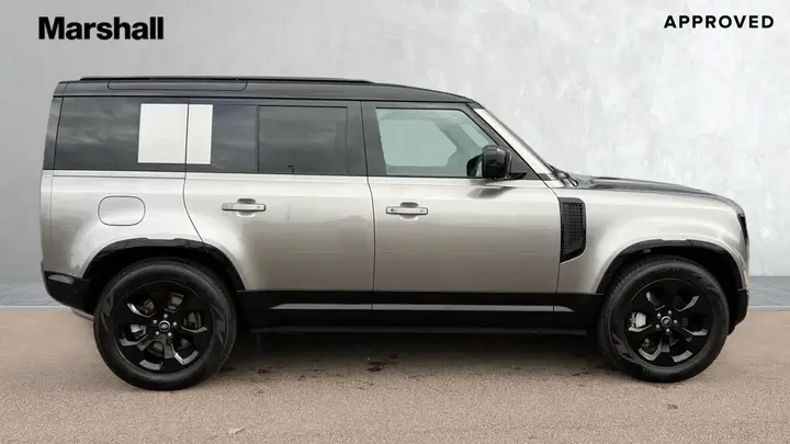 Land Rover Defender 110 2024 photo 5