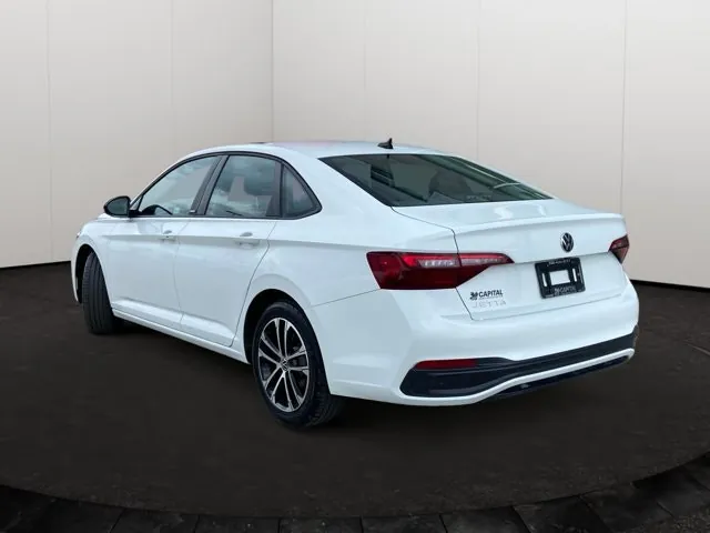 Volkswagen Jetta 2024 photo 4