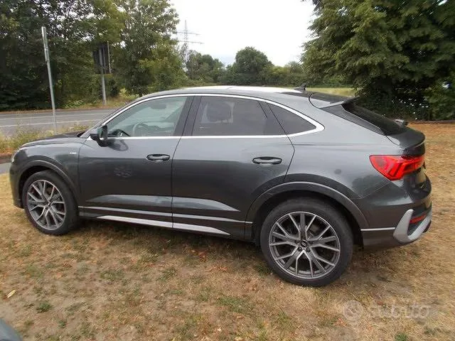 Audi Q3 2022 photo 3