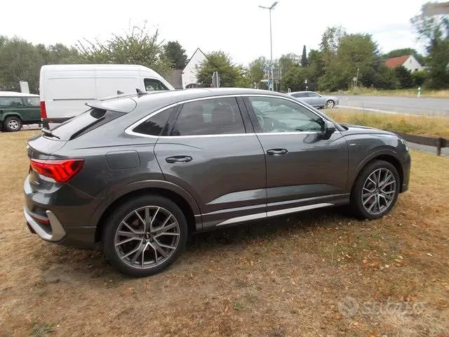 Audi Q3 2022 photo 4