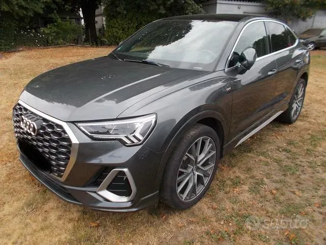 Audi Q3 2022 photo 2