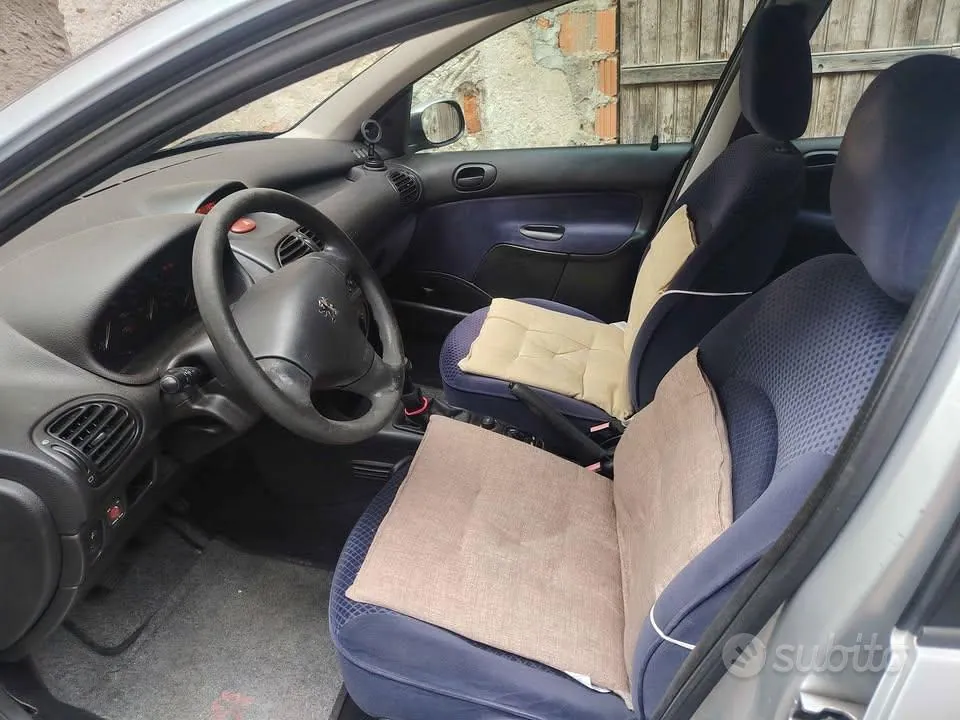 Peugeot 206 2003 photo 2