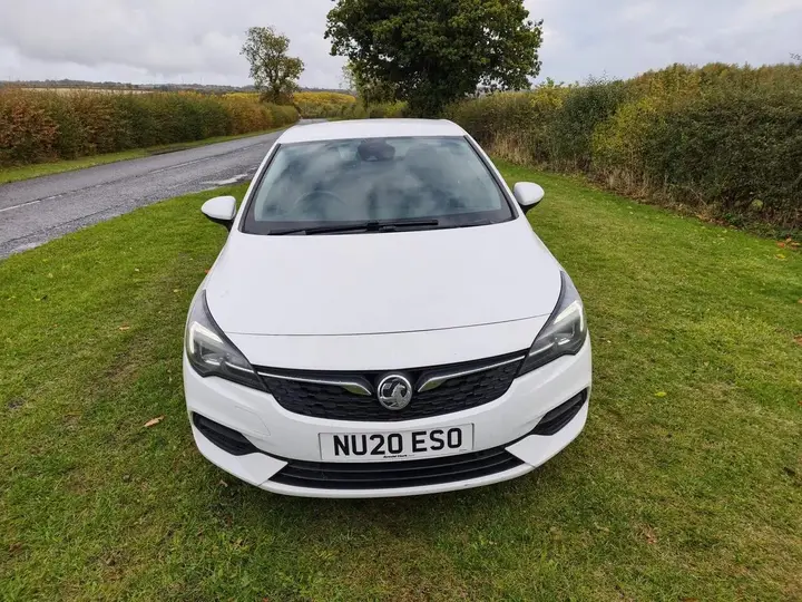 Vauxhall Astra 2020 photo 2