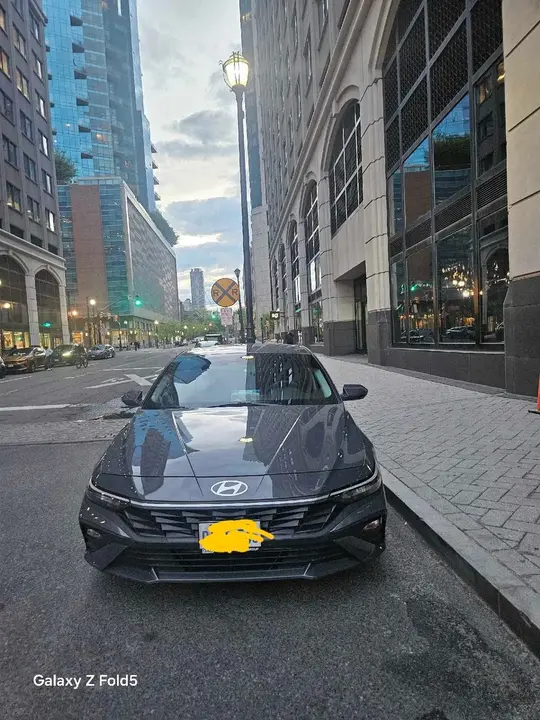 Hyundai Elantra 2025 photo 2