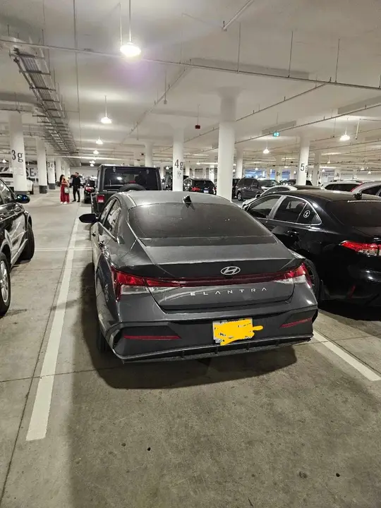Hyundai Elantra 2025 photo 3