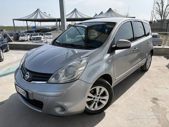 Nissan Note 2012 photo 5