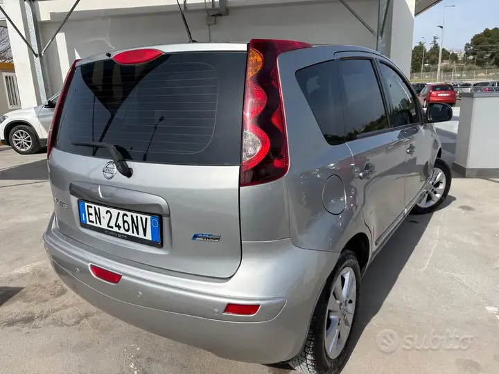 Nissan Note 2012 photo 3