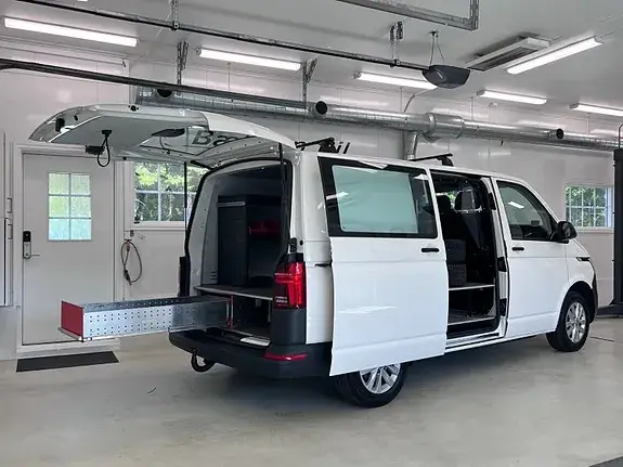 Volkswagen Transporter 2022 photo 2