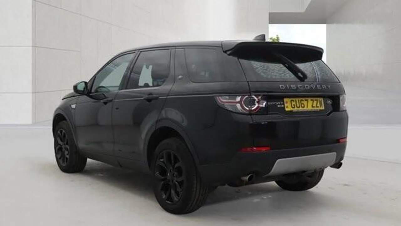 Land Rover Discovery Sport 2017 photo 4