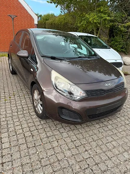 Kia Rio 2012 photo 2