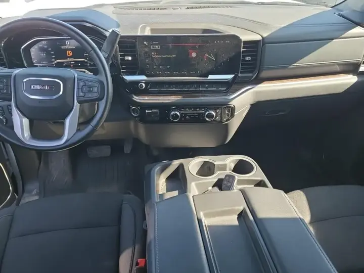GMC Sierra 1500 2024 photo 2